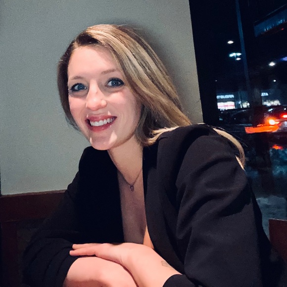 Meet your Posher, Alexis - Picture 1 of 1